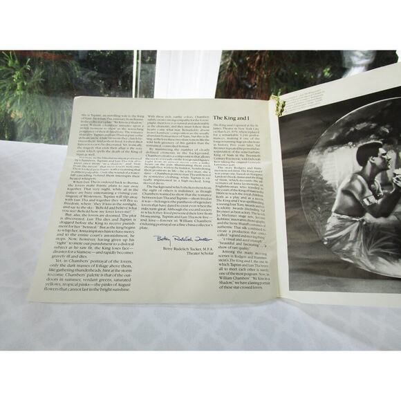 The King and I, Fourth in Series Plate, We Kiss in a Shadow - Picture 8 of 10